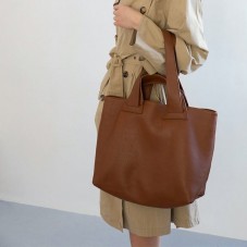 Portable waterproof large-capacity leather handbag
