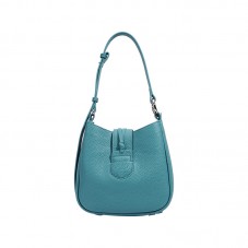 Elegant and comfortable pebbled leather tote