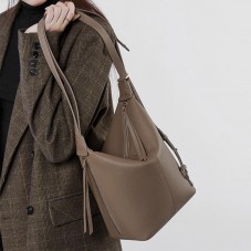 Bucket-shaped niche design polyester bag