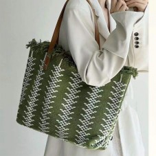 Fashionable tassel beach straw bag
